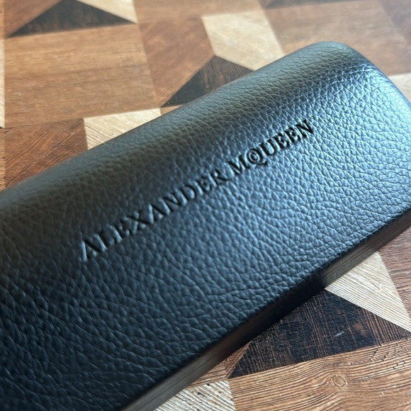 Alexander McQueen Red Cat Eye Sunglasses AM0391S - Picture 8 of 8